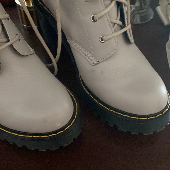 Dr. Martens lightest gray Persephone boots 8 - Picture 3 of 6